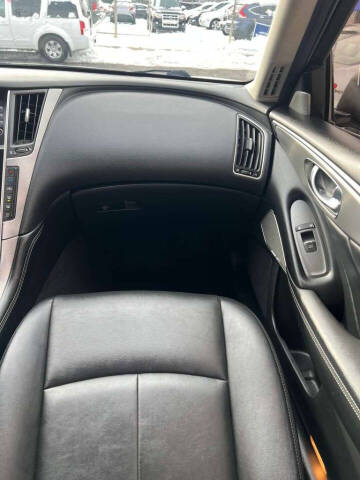 2017 Infiniti Q50 2.0T