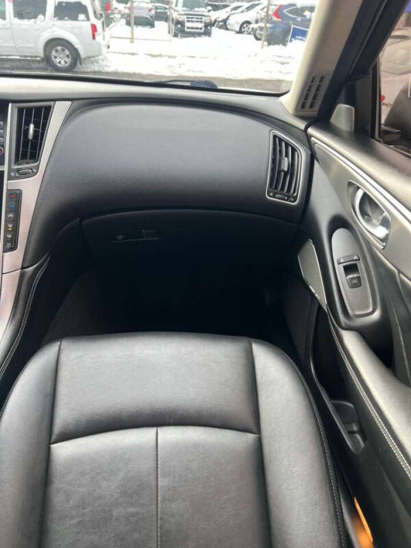 2017 Infiniti Q50 2.0T