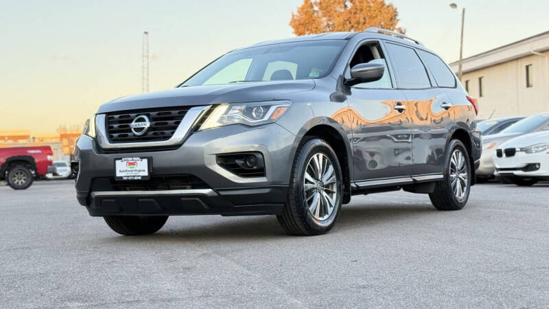 2019 Nissan Pathfinder S's photo