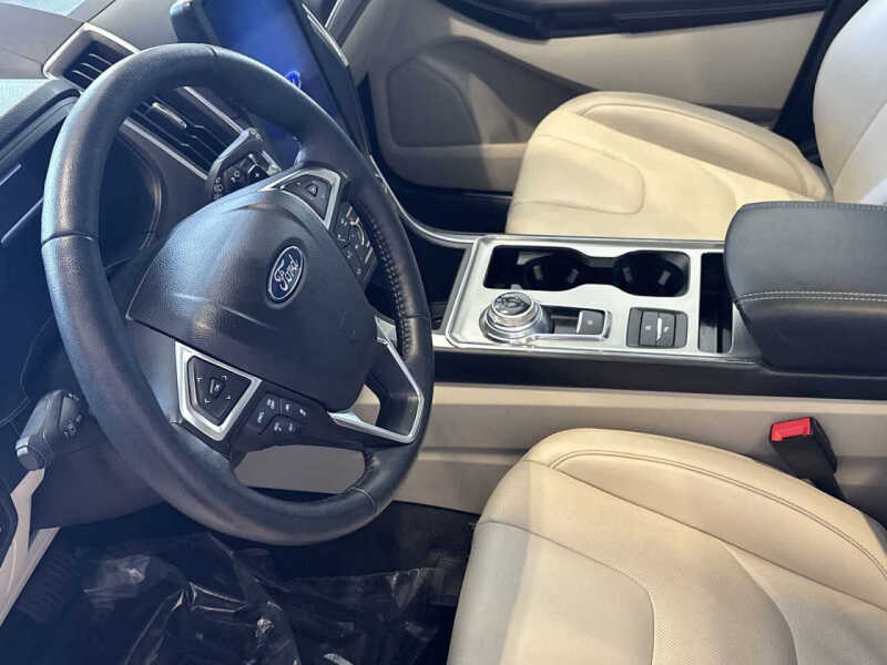 2022 Ford Edge Titanium