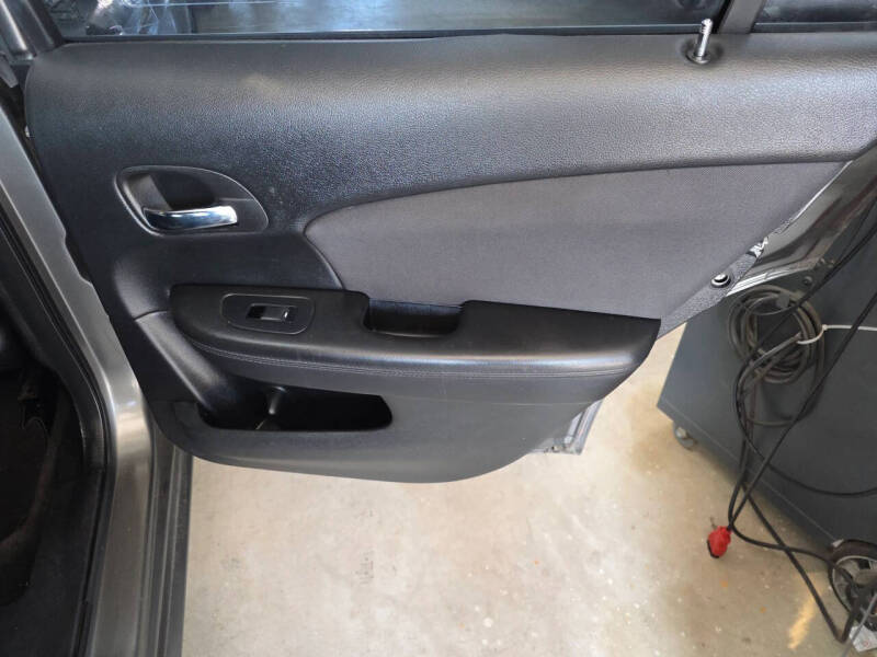 2013 Chrysler 200 LX