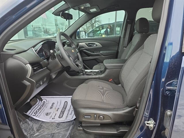 2023 Chevrolet Traverse LT Cloth