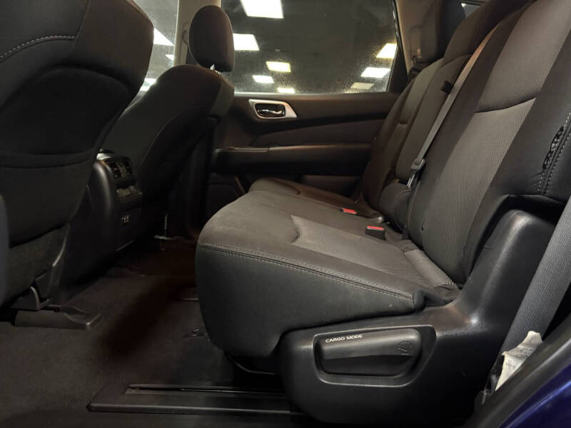 2020 Nissan Pathfinder SV