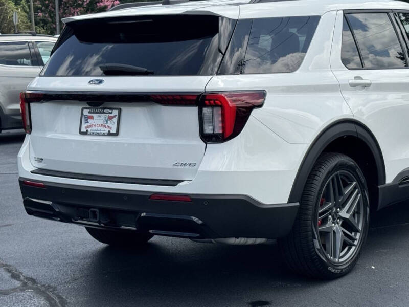 2025 Ford Explorer ST-Line