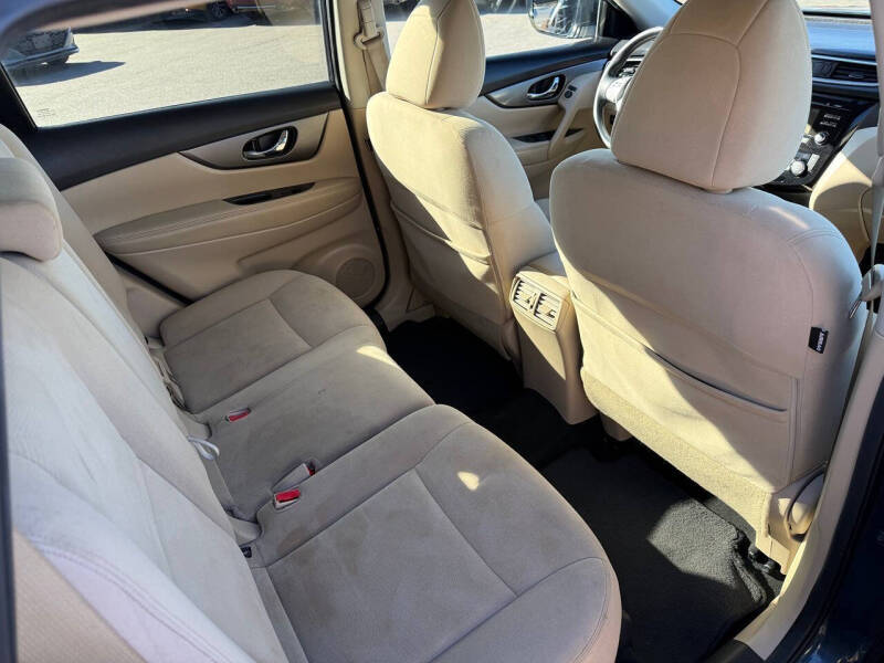 2016 Nissan Rogue SV