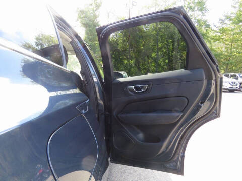 2022 Volvo XC60 B5 Momentum