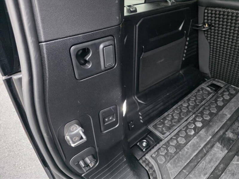 2023 Land Rover Defender 110 X-Dynamic SE