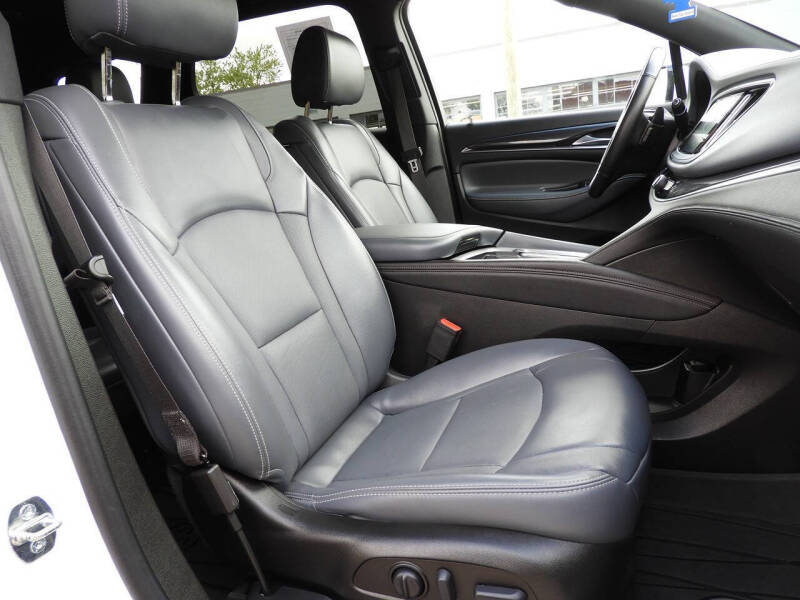 2022 Buick Enclave Essence