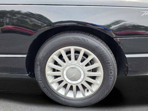 2005 Ford Thunderbird Deluxe