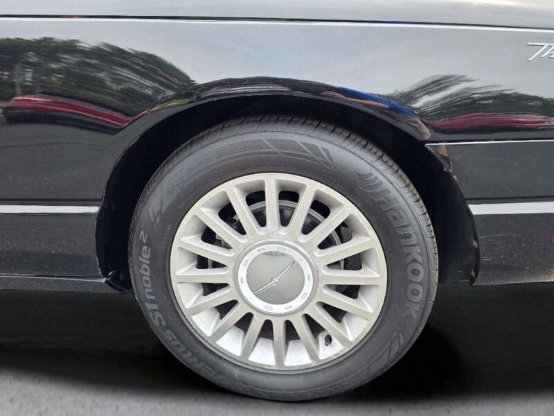 2005 Ford Thunderbird Deluxe