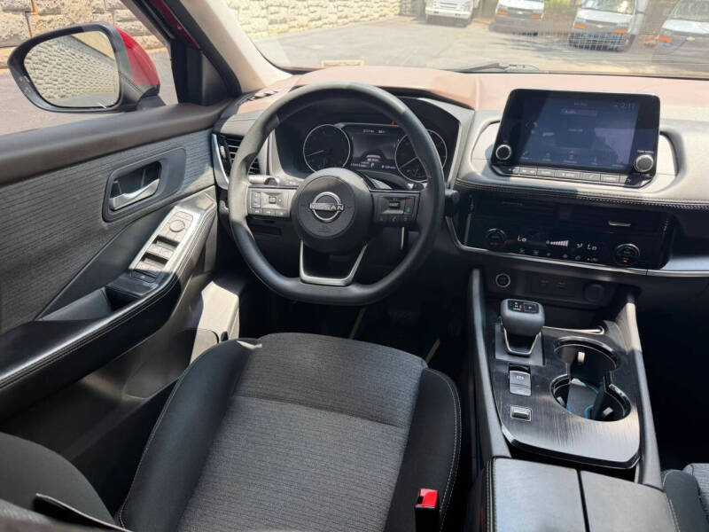2022 Nissan Rogue SV