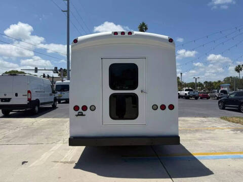 2016 Ford E-Series E-450 SD