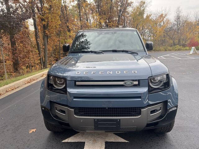 2025 Land Rover Defender 90 P400 X-Dynamic SE