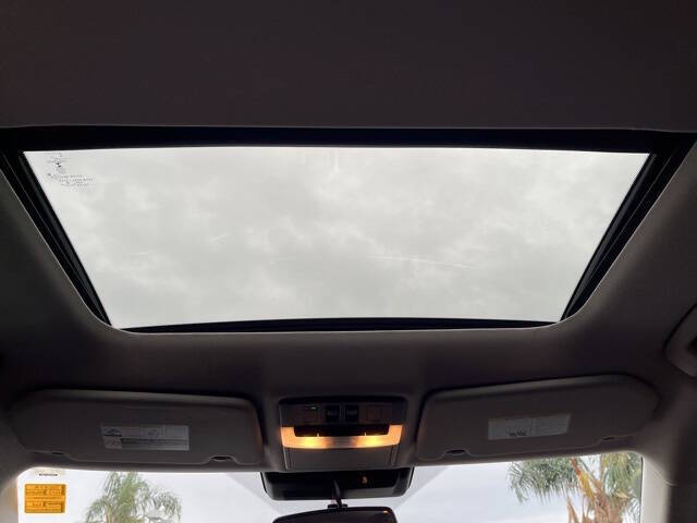 2023 Mitsubishi Outlander PHEV SE