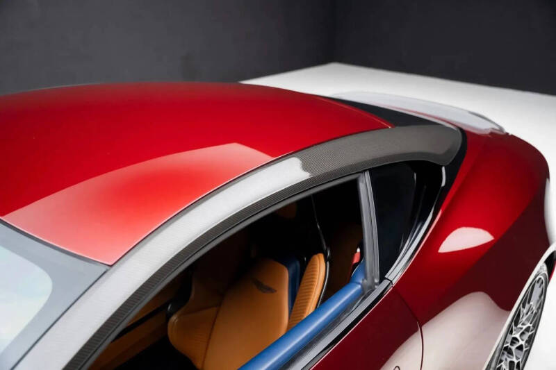 2023 Aston Martin DBS