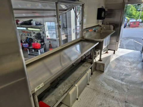 2001 Freightliner MT55 Chassis