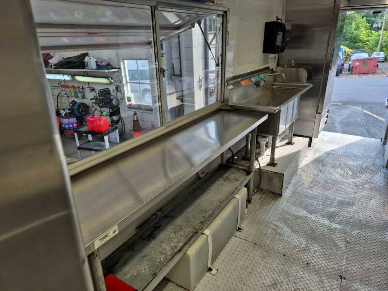 2001 Freightliner MT55 Chassis