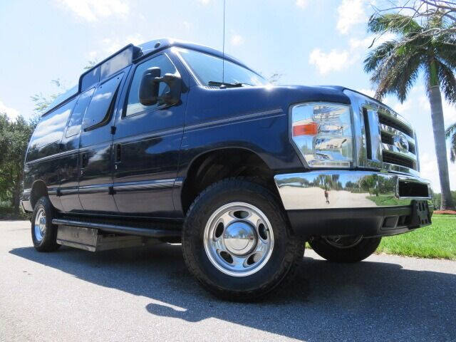 2011 Ford E-Series E-350 SD XLT