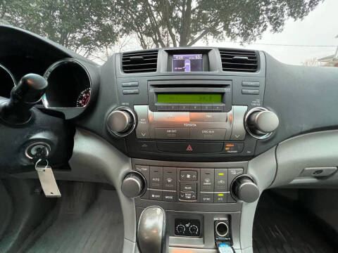 2010 Toyota Highlander SE