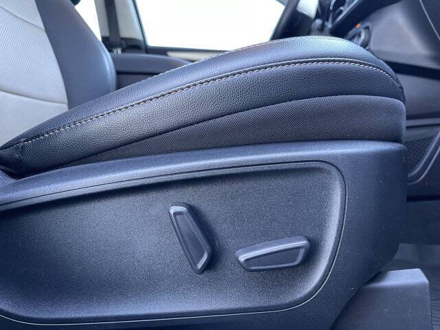 2021 Ford Escape Hybrid Titanium