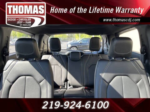 2026 Chrysler Pacifica Select