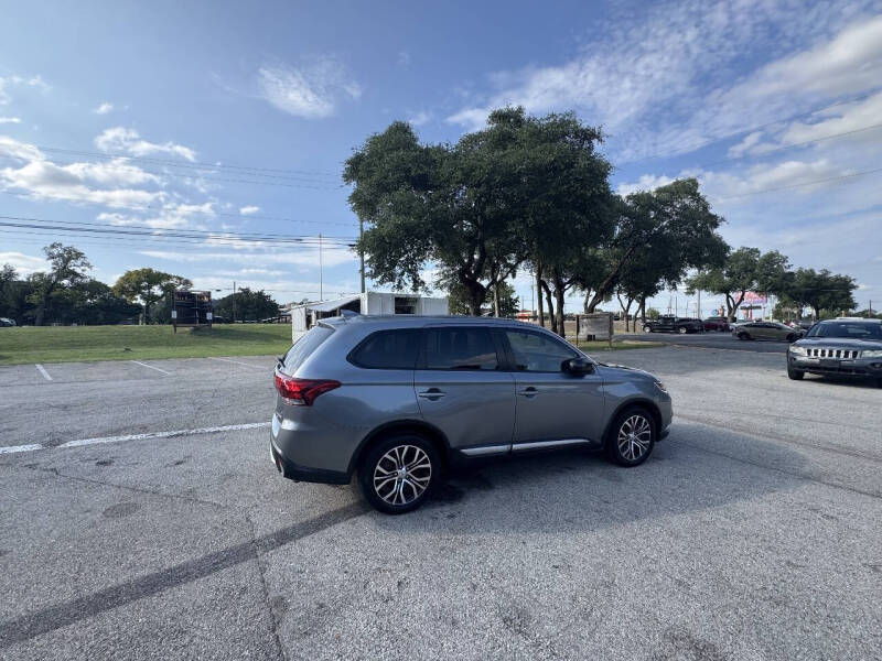 2018 Mitsubishi Outlander ES