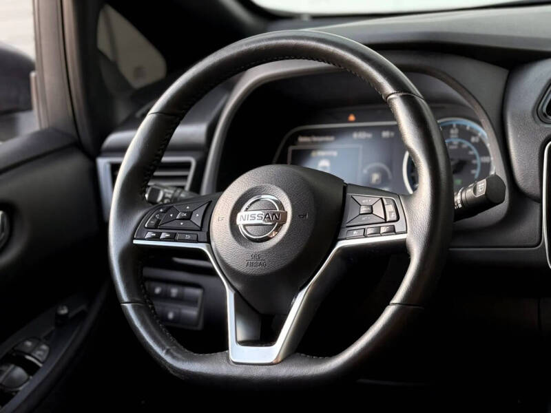 2021 Nissan LEAF SV
