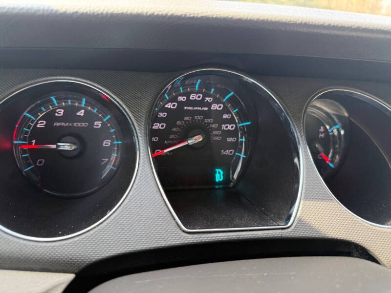 2012 Ford Taurus SE