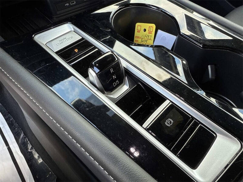 2025 Volkswagen Atlas Cross Sport SE 4Motion