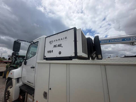 2017 Hino 338