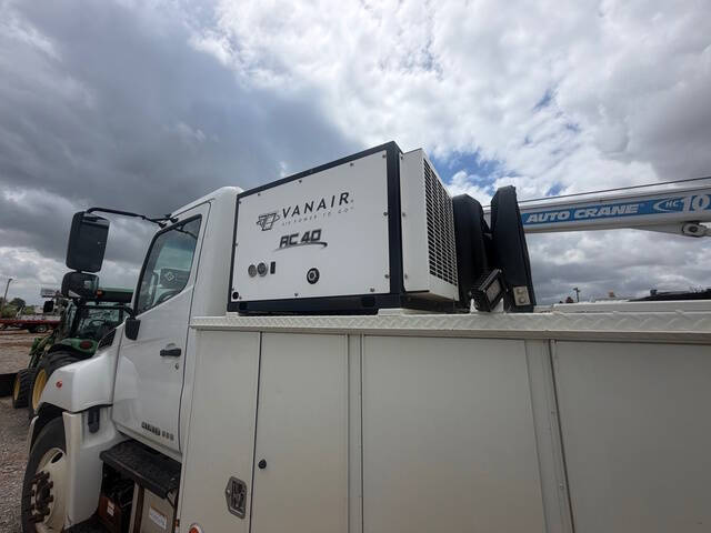 2017 Hino 338