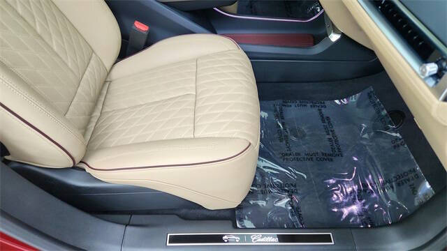 2025 Cadillac LYRIQ Luxury 3