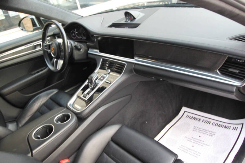 2017 Porsche Panamera Turbo