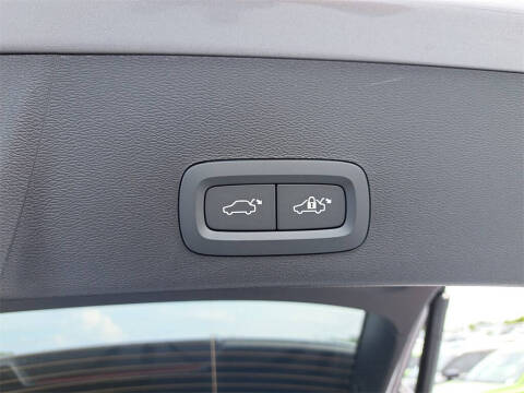 2026 Volvo XC40 B4 Plus