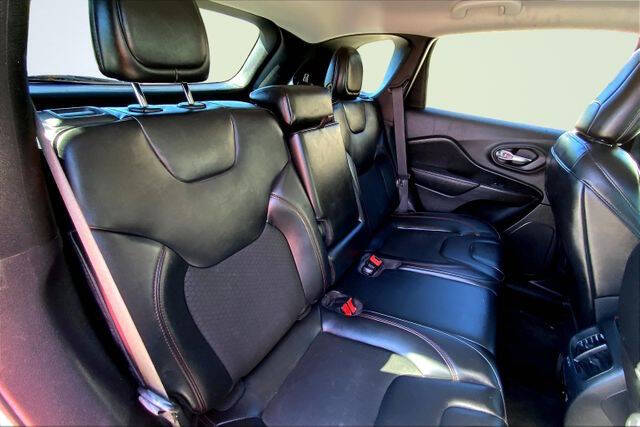 2020 Jeep Cherokee Trailhawk