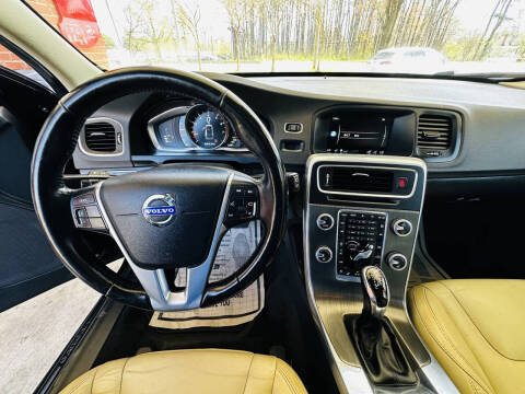 2015 Volvo V60 Cross Country T5