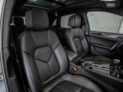 2024 Porsche Macan T
