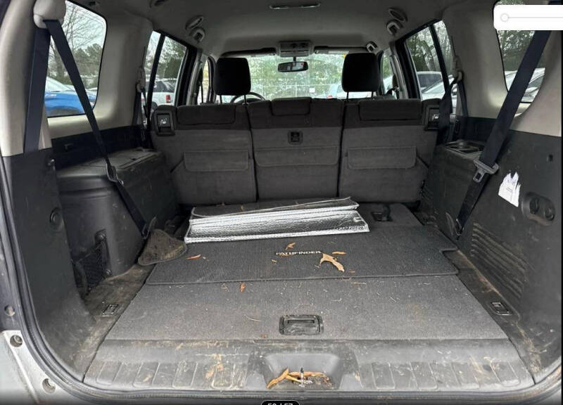 2011 Nissan Pathfinder LE