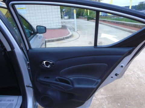 2017 Nissan Versa 1.6 SV