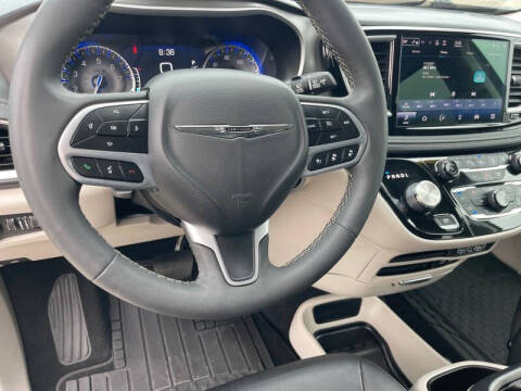 2022 Chrysler Pacifica Touring L