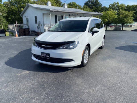 2017 Chrysler Pacifica for sale at KEN'S AUTOS, LLC in Paris KY