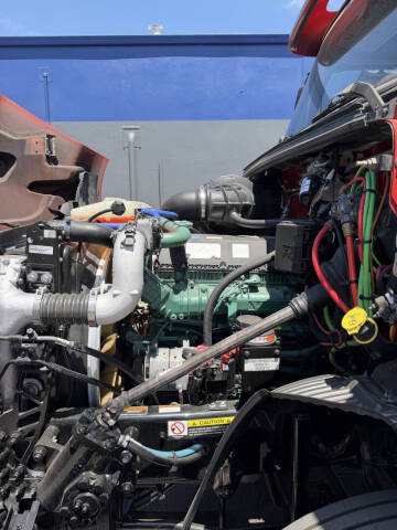 2023 Volvo VNR