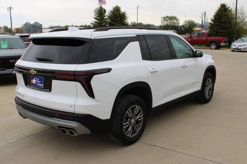 2024 Chevrolet Traverse LT