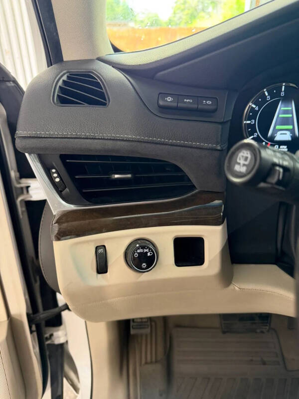 2018 Cadillac Escalade ESV Luxury