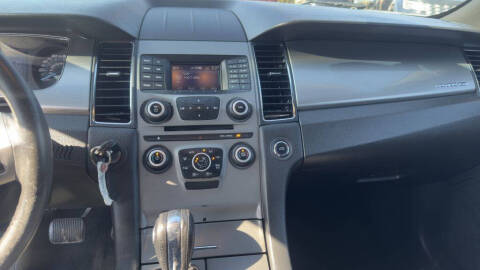 2017 Ford Taurus SEL