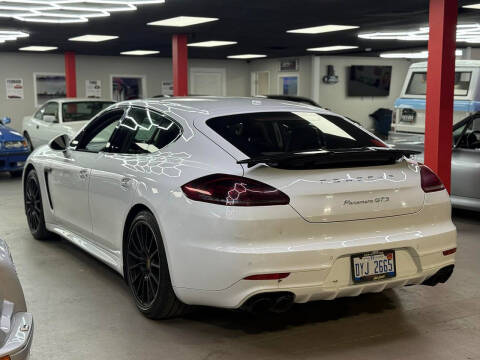 2016 Porsche Panamera GTS