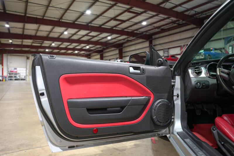 2005 Ford Mustang GT Premium