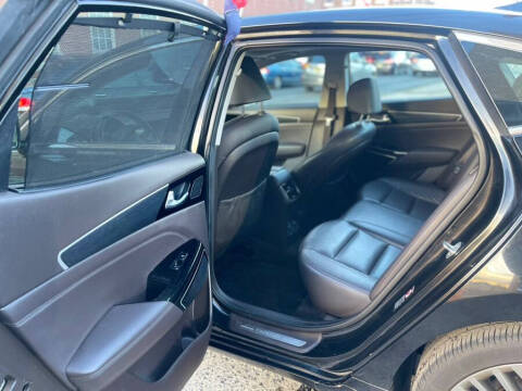 2017 Kia Cadenza Premium