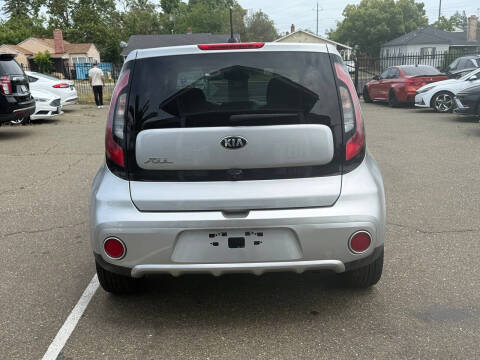 2018 Kia Soul +