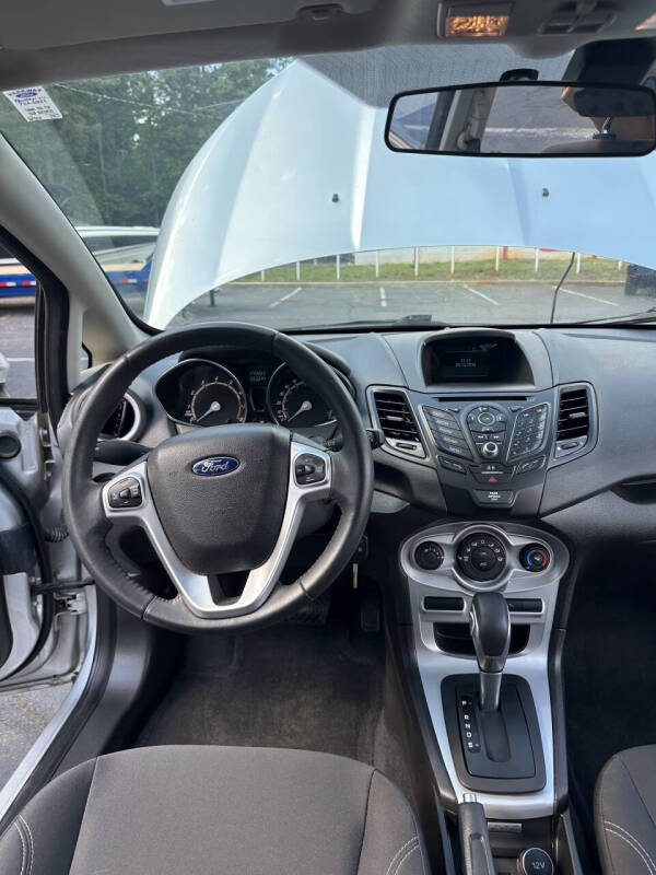 2016 Ford Fiesta SE